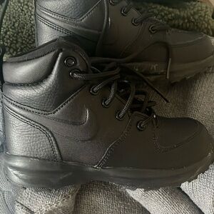 Kids Nike boots 11c